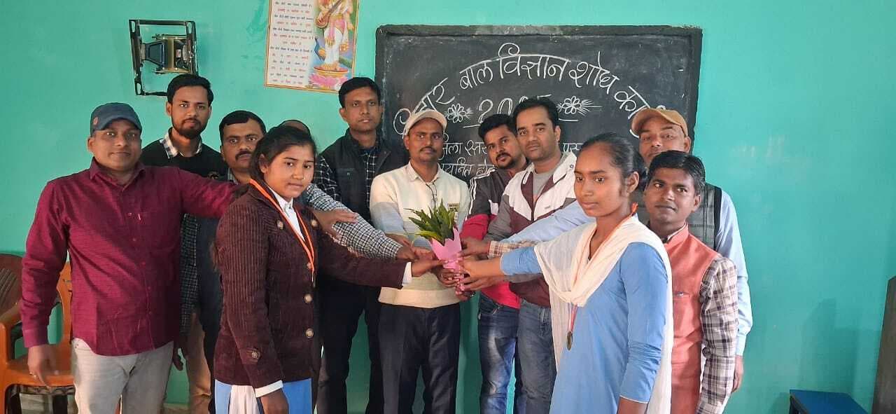 उमावि परसाही हाट की दो छात्राओं ने लहराया परचम