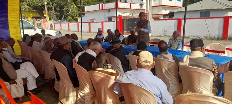 कार्यालय परिसर में मनाया गया पेंशनर दिवस