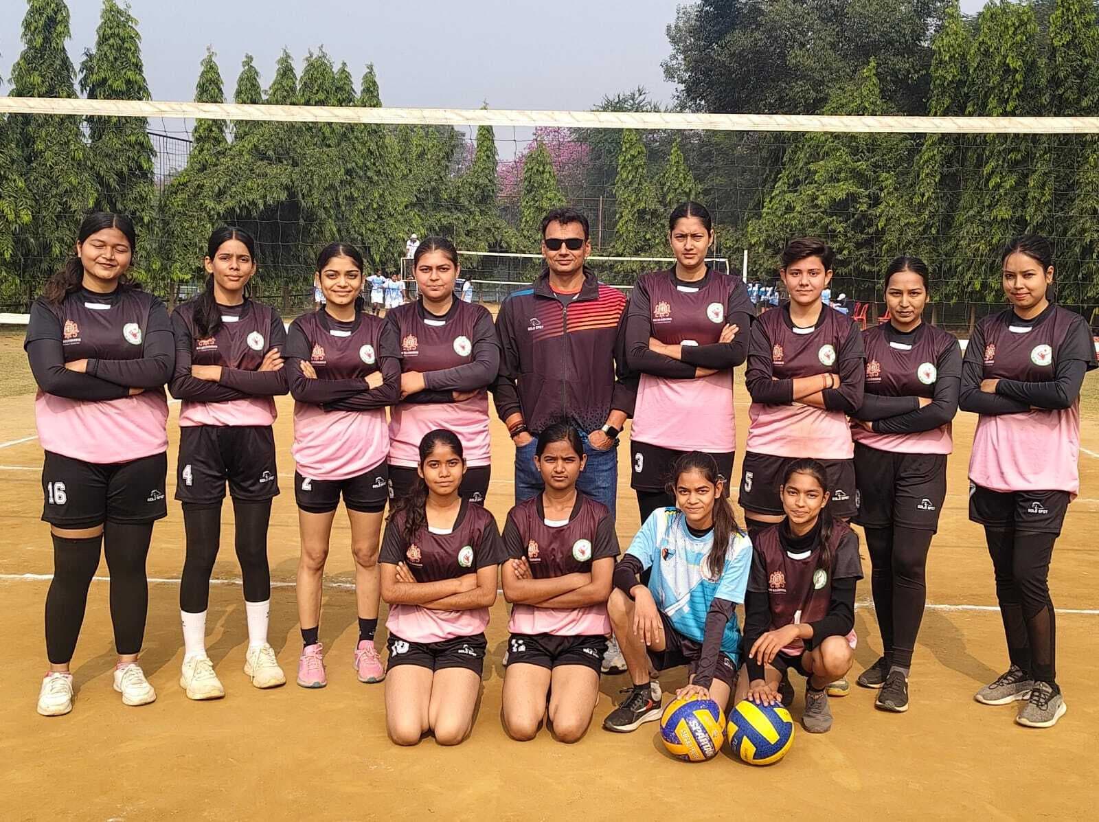 Deoghar news : देवघर महिला टीम सीनियर स्टेट वॉलीबॉल चैंपियनशिप पहुंची सेमीफाइनल में, धनबाद से होगी टक्कर