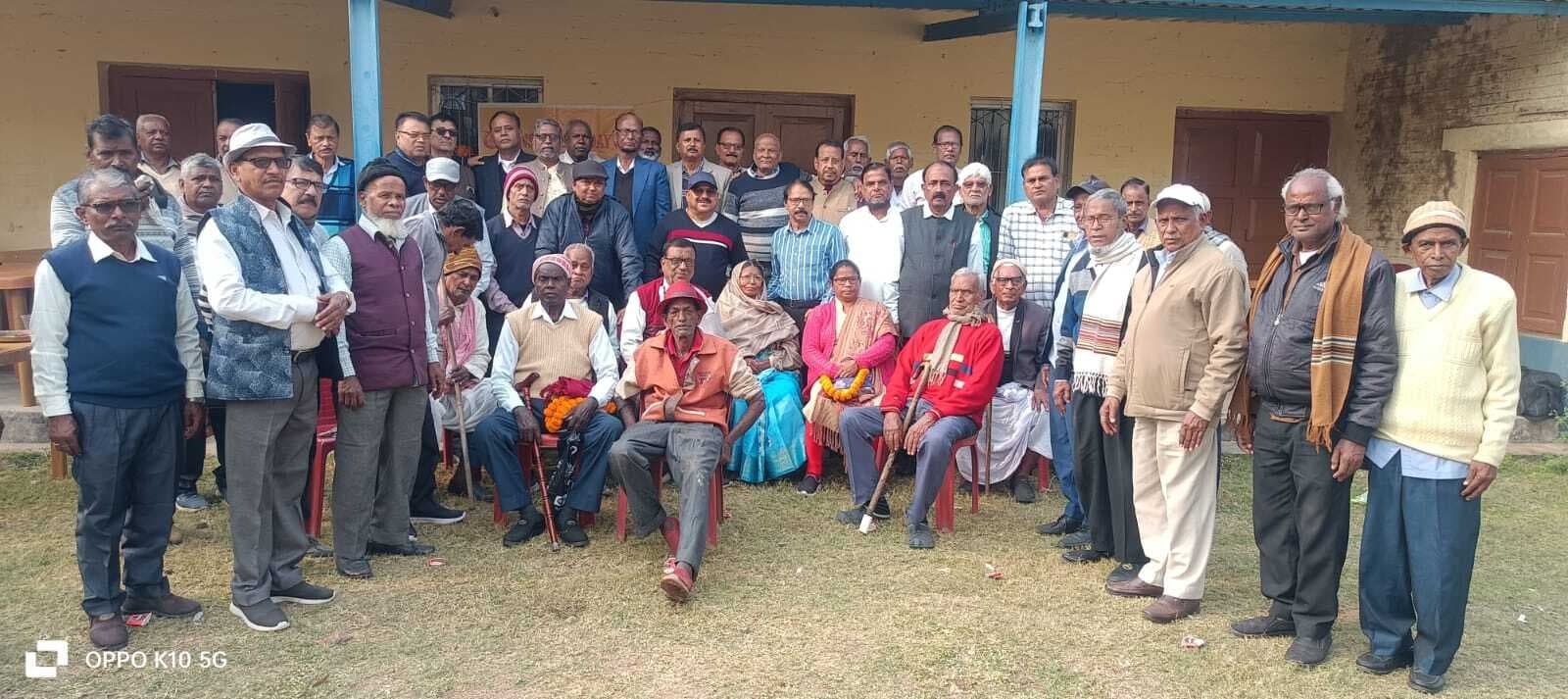 राष्ट्रीय पेंशनर दिवस पर दो वयोवृद्ध किये गये सम्मानित