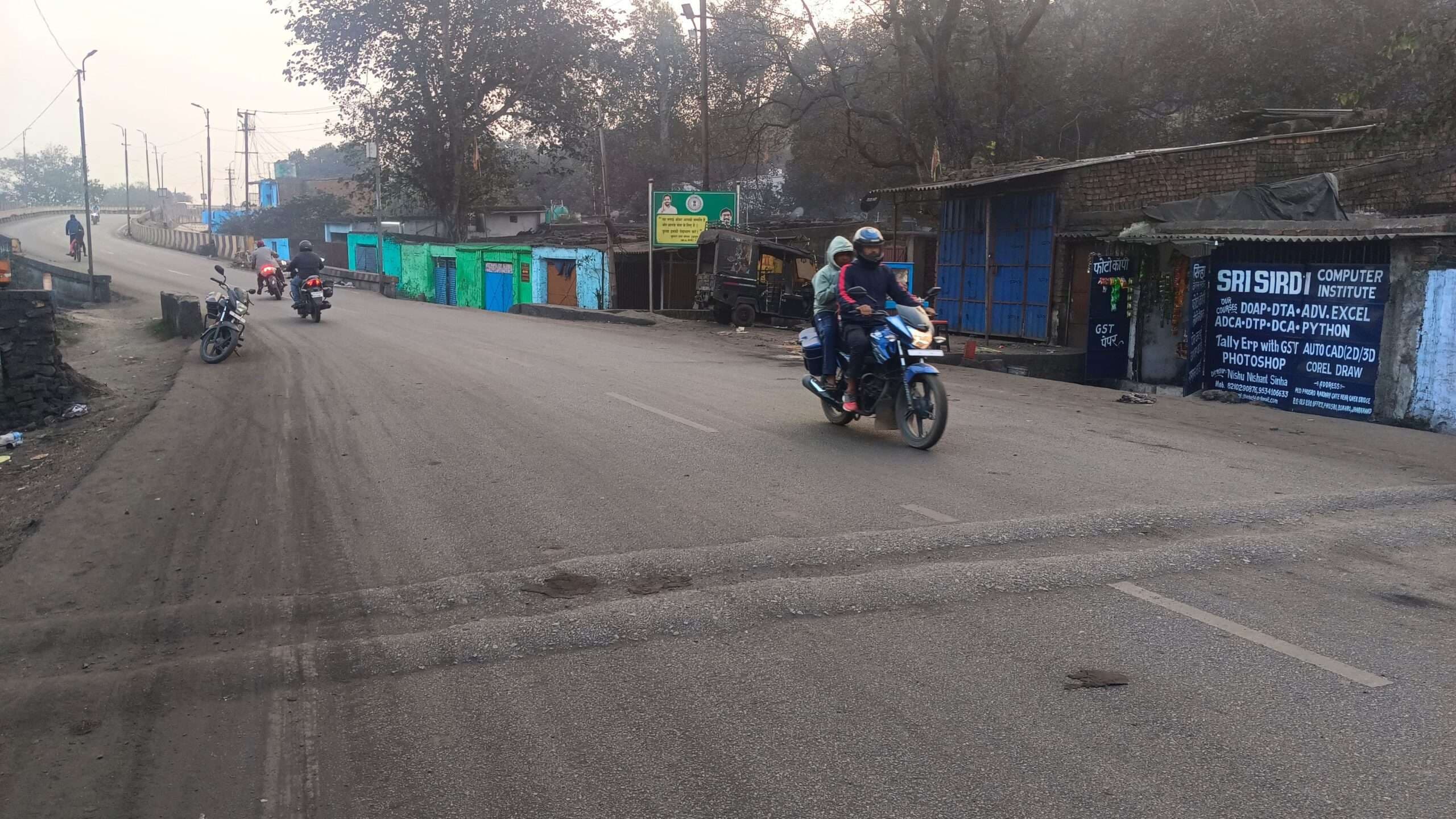 Bokaro News : सड़क मरम्मत कार्य में नियमों की अनदेखी