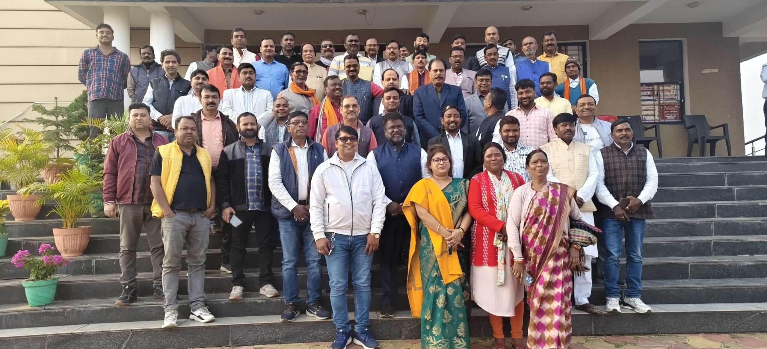 Seraikela Kharsawan News : बंद कमरे में पर्यवेक्षक ने 52 नेताओं से ली राय