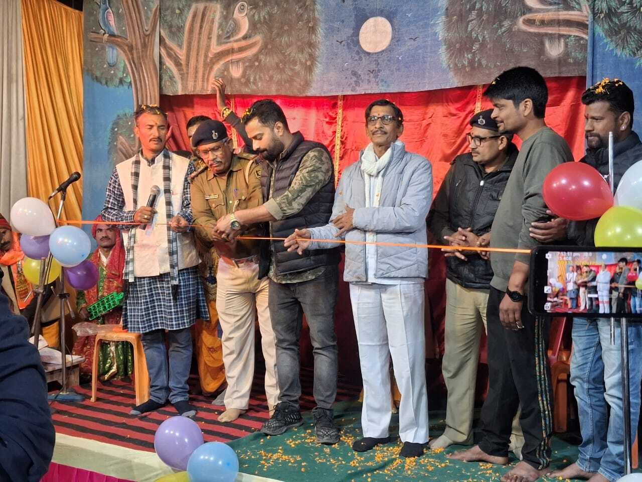 कलाकारों ने श्रीराम जन्मोत्सव की झांकी प्रस्तुत कर मोहा मन