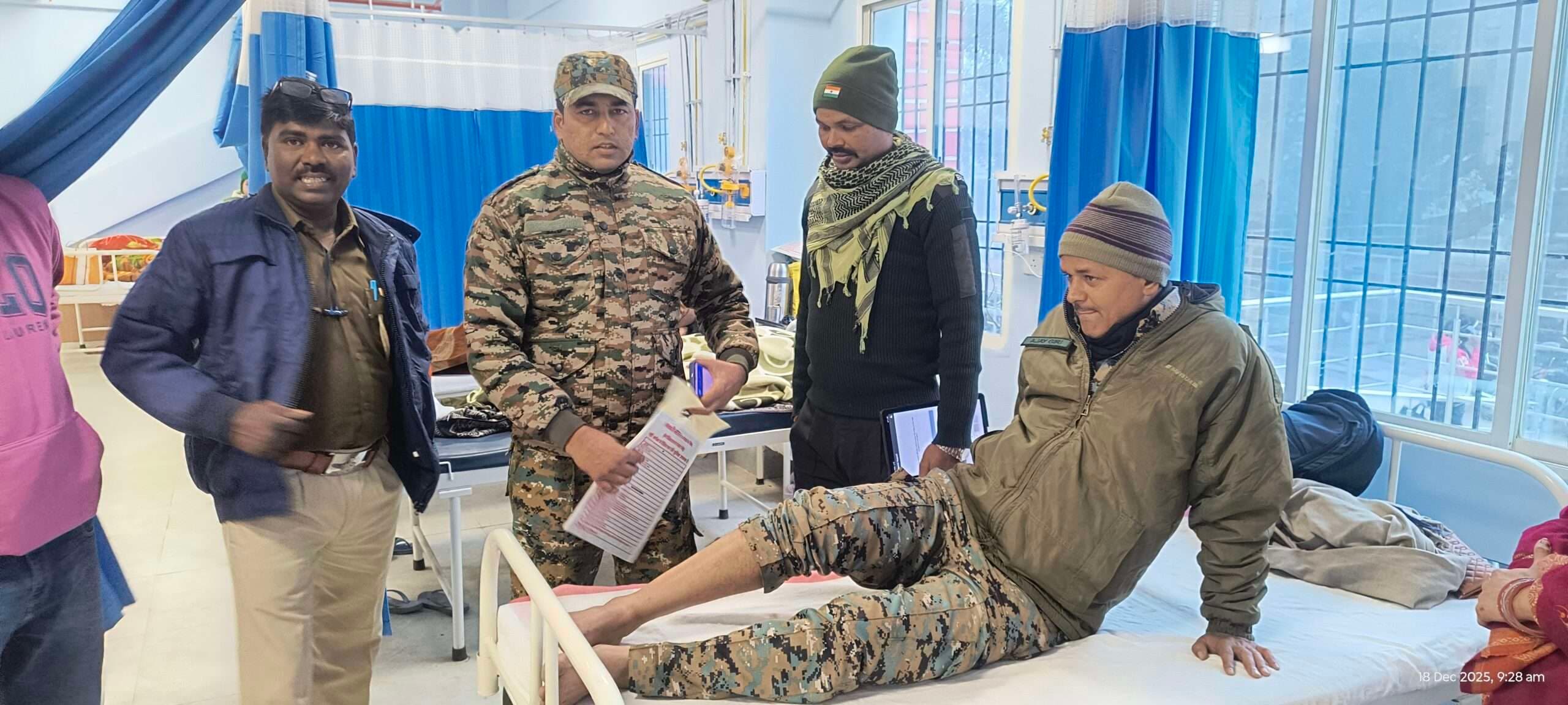 घने कोहरे व सड़क हादसों में पीचएसी गार्ड सहित डायल 112 के पुलिसकर्मी घायल, रेफर