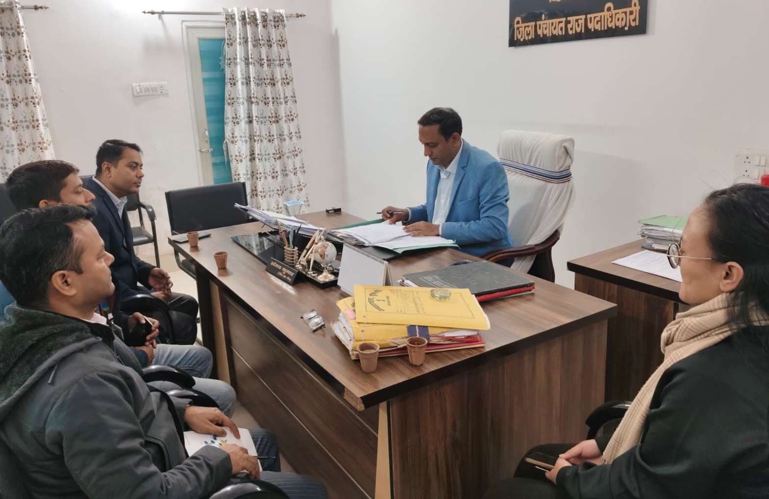 पंचायतों से लंबित भुगतानों का शीघ्र करें निराकरण