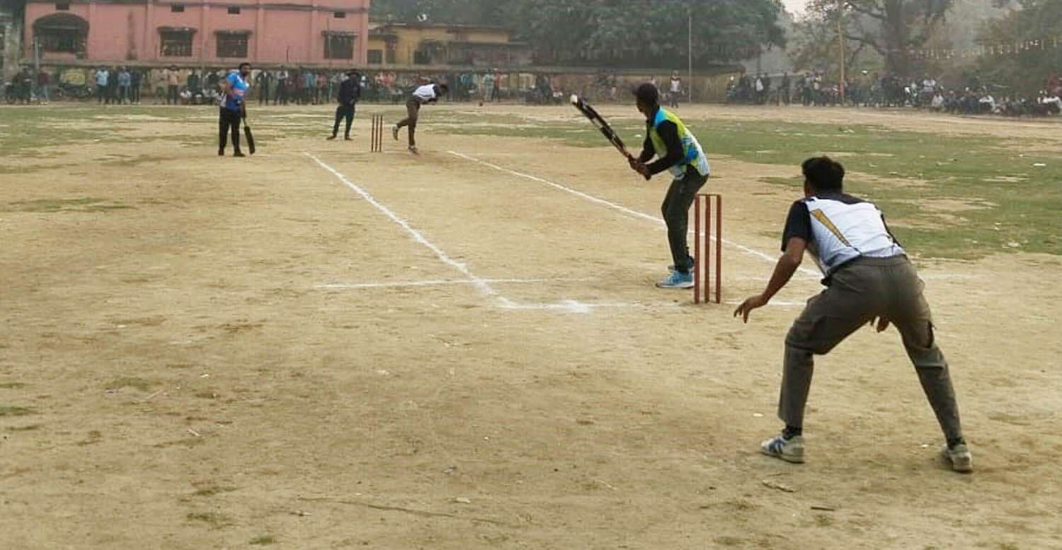 चैलेंजर ट्रॉफी के सेमीफाइनल क्रिकेट मैच: लखीसराय ने झपानी को 8 विकेट से किया पराजित