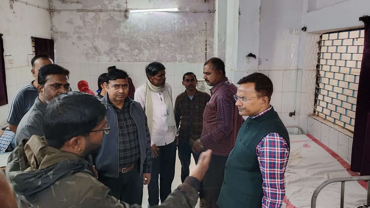 प्रार्थना सभा में बेहोश हुए पांच बच्चे, अफरा तफरी