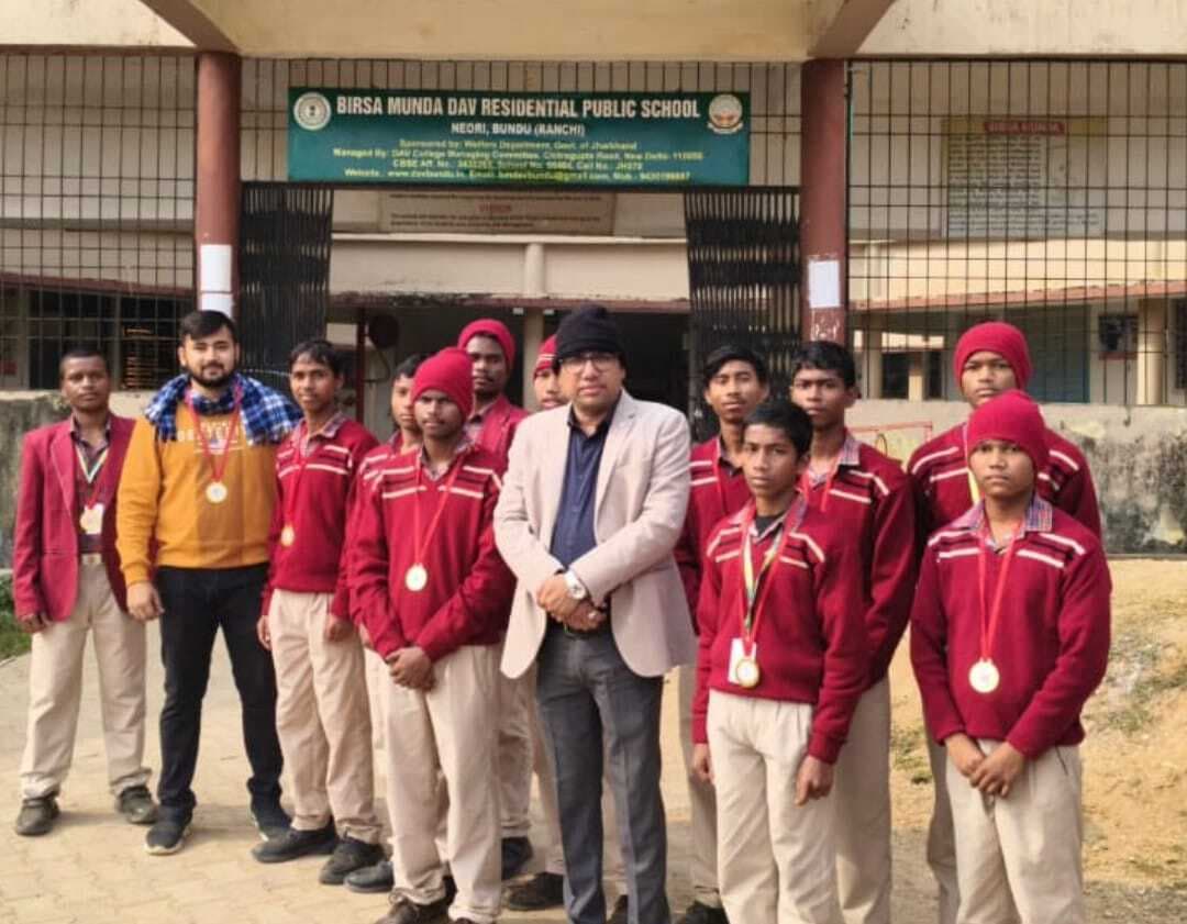 स्कूली बच्चों के बीच स्टोरी राइटिंग प्रतियोगिता