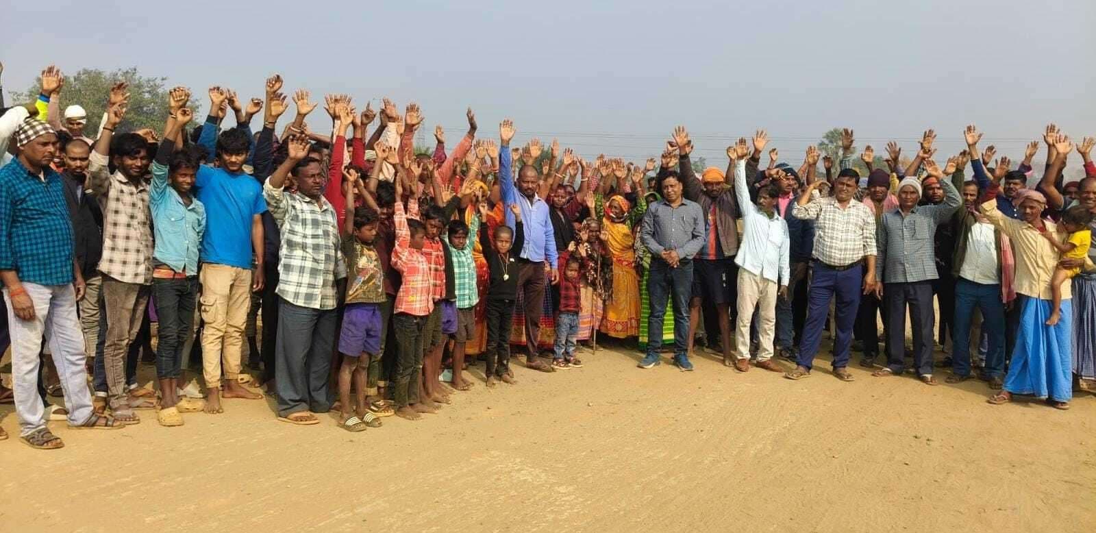 सिंहनीपोखर के ग्रामीणों ने किया हो-हंगामा व प्रदर्शन