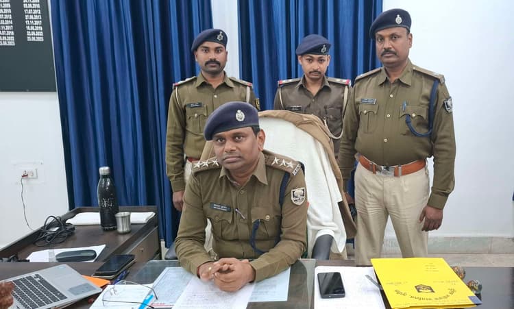 62.69 ग्राम स्मैक व 2.57 लाख रुपये बरामद, पति-पत्नी गिरफ्तार