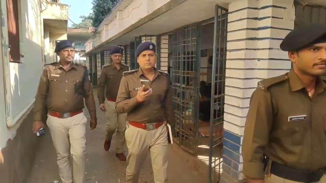 जिला अवर निबंधन कार्यालय में सक्रिय है भू-माफिया, सभी नामजद अभियुक्त फरार