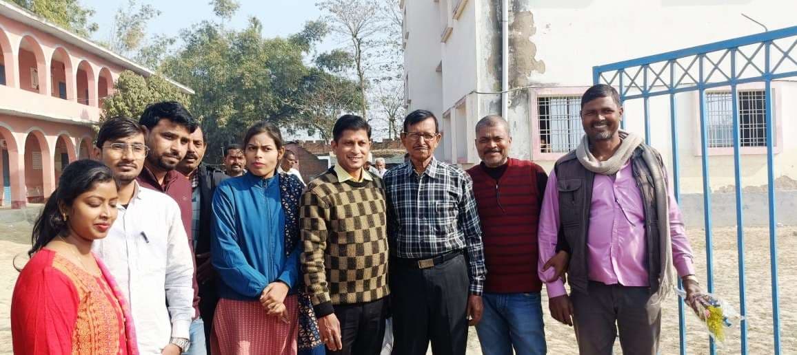 मनिहारी विधायक ने धुरियाही में विद्यालय का किया निरीक्षण