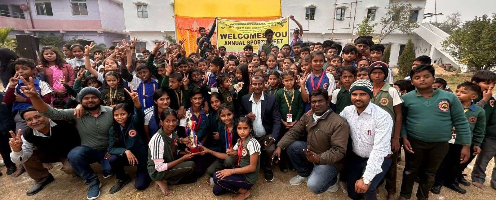 वार्षिक खेलकूद प्रतियोगिता के सफल प्रतिभागी हुए सम्मानित