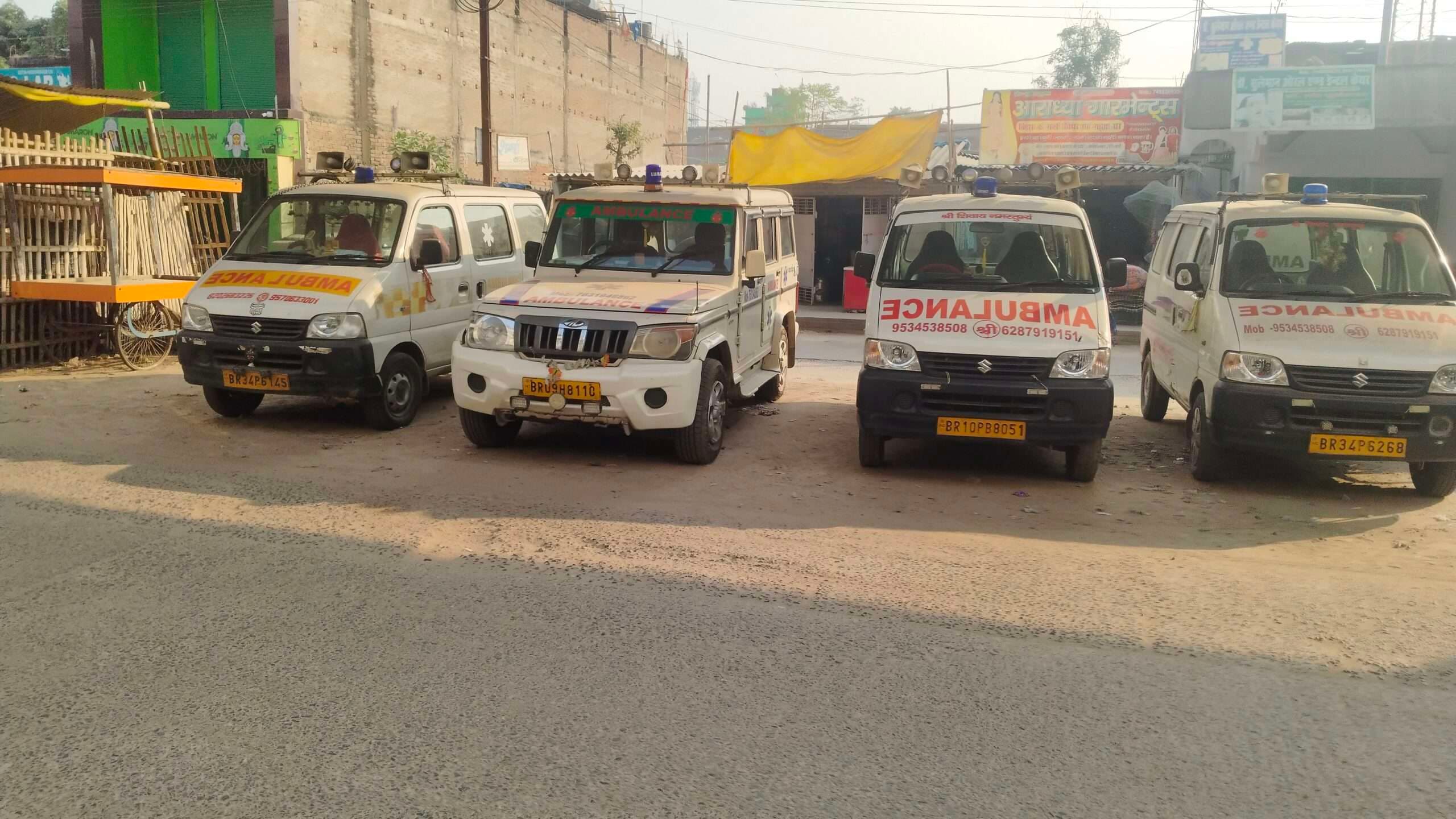 न निबंधन, न प्रमाण पत्र, सड़क पर बगैर सुरक्षा मानकों की दौड़ रहीं एंबुलेंस