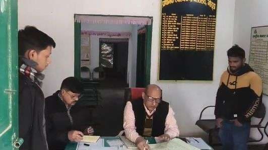 बसंतराय प्राथमिक स्वास्थ्य केंद्र का सिविल सर्जन ने किया औचक निरीक्षण