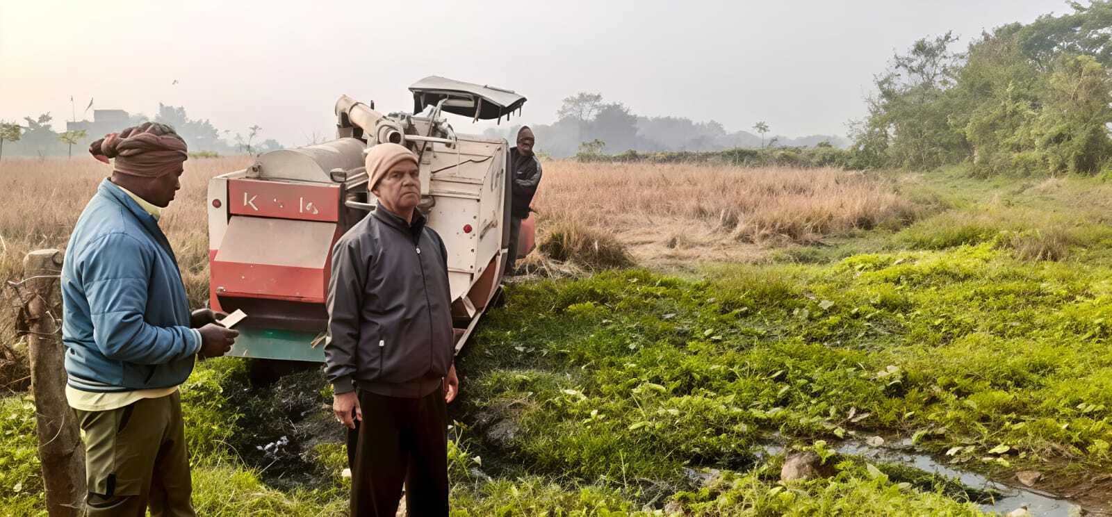 East Singhbhum News : विभागीय लापरवाही से किसानों को नुकसान, खेत में धान की फसल डूबी