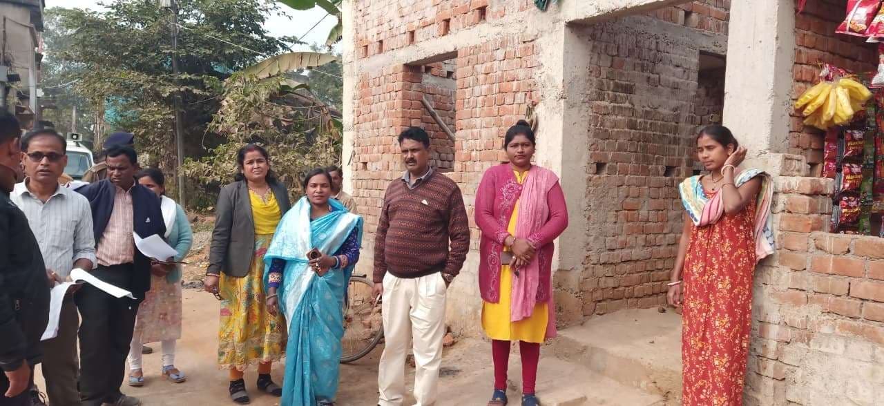 East Singhbhum News : अबुआ आवास शीघ्र पूरा करें, एक सप्ताह में मिलेगा फंड : डीडीसी