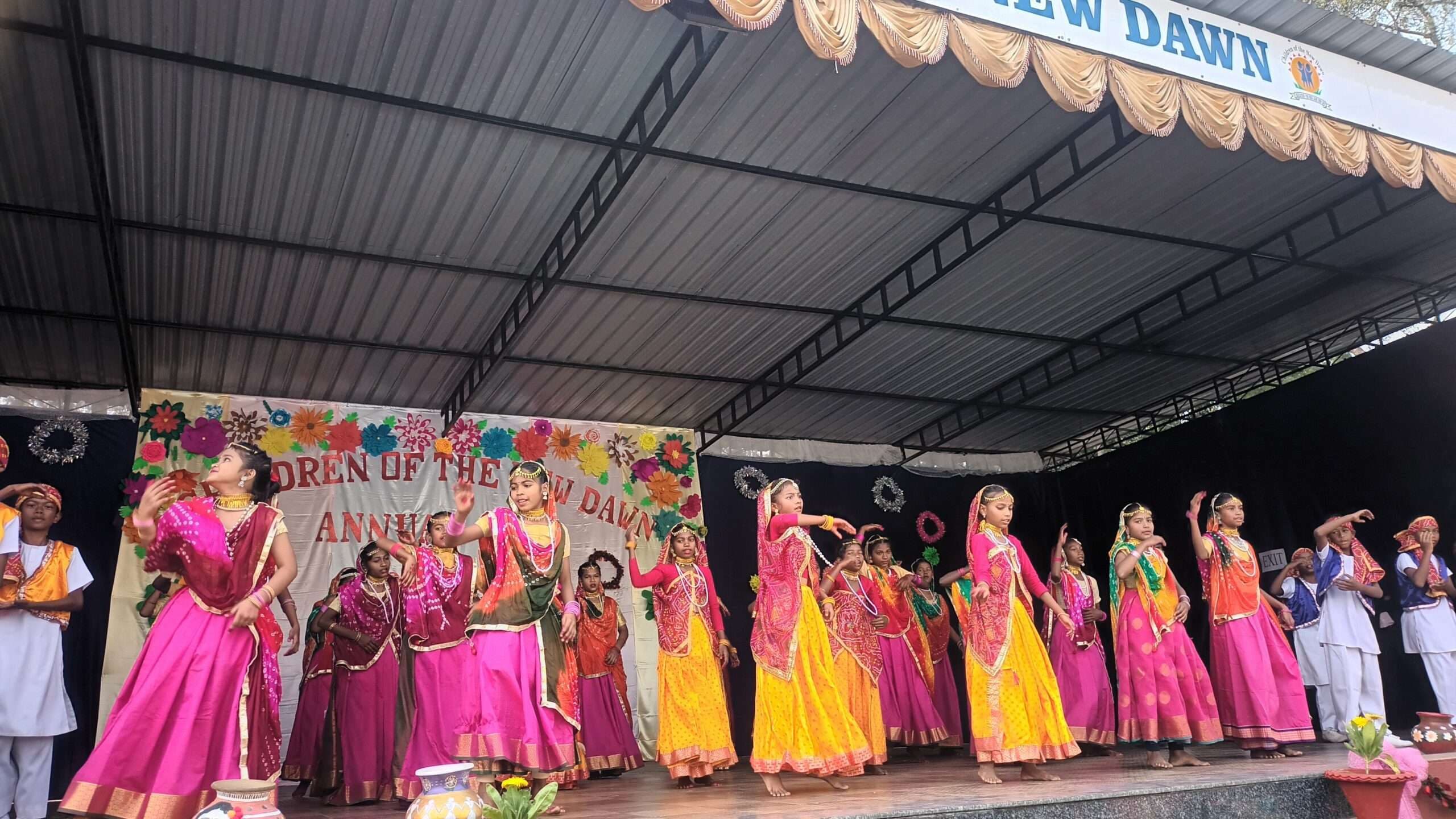 चिल्ड्रेन ऑफ न्यू डॉन स्कूल में वार्षिकोत्सव सह क्रिसमस गैदरिंग