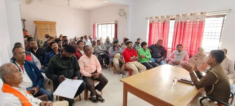 थाना प्रभारी ने शांति समिति के सदस्यों के साथ की बैठक