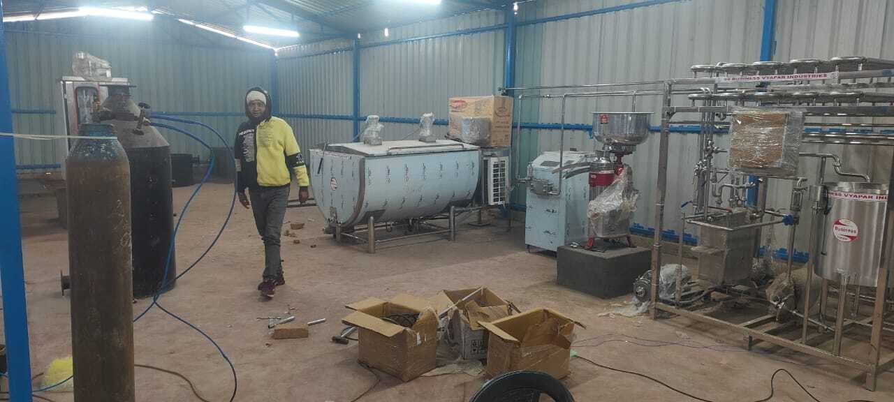 सासामुसा में नवनिर्मित डेयरी प्लांट से लाखों के सामान की हुई चोरी