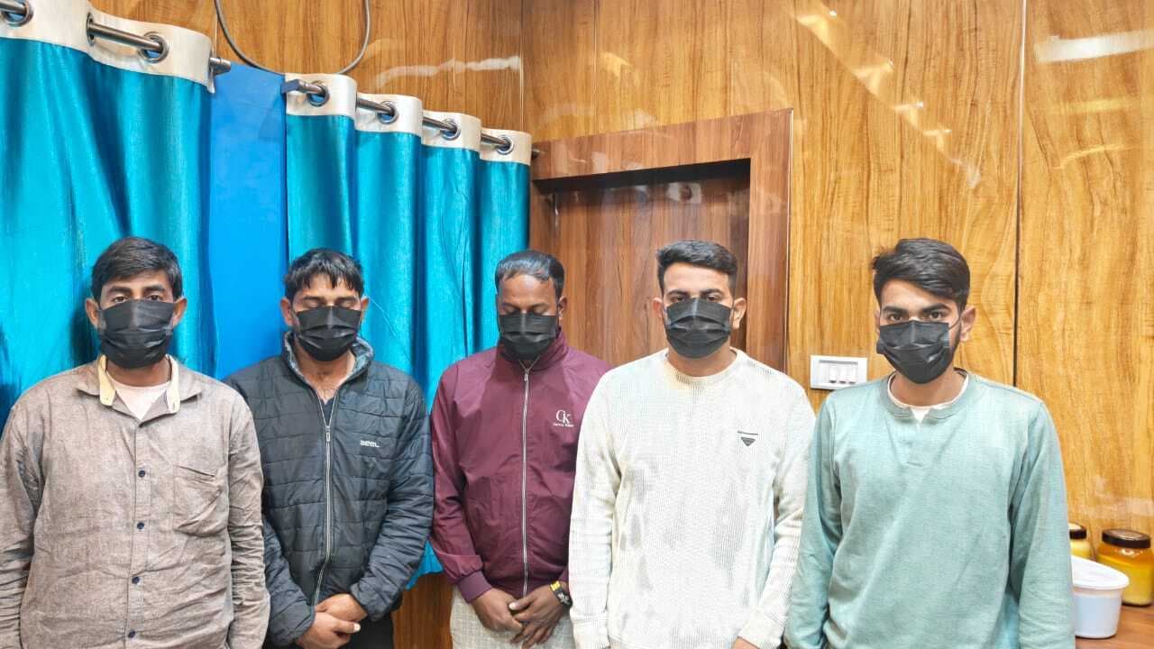 बहरामपुर में सेक्स रैकेट के आरोप में पांच लोग गिरफ्तार
