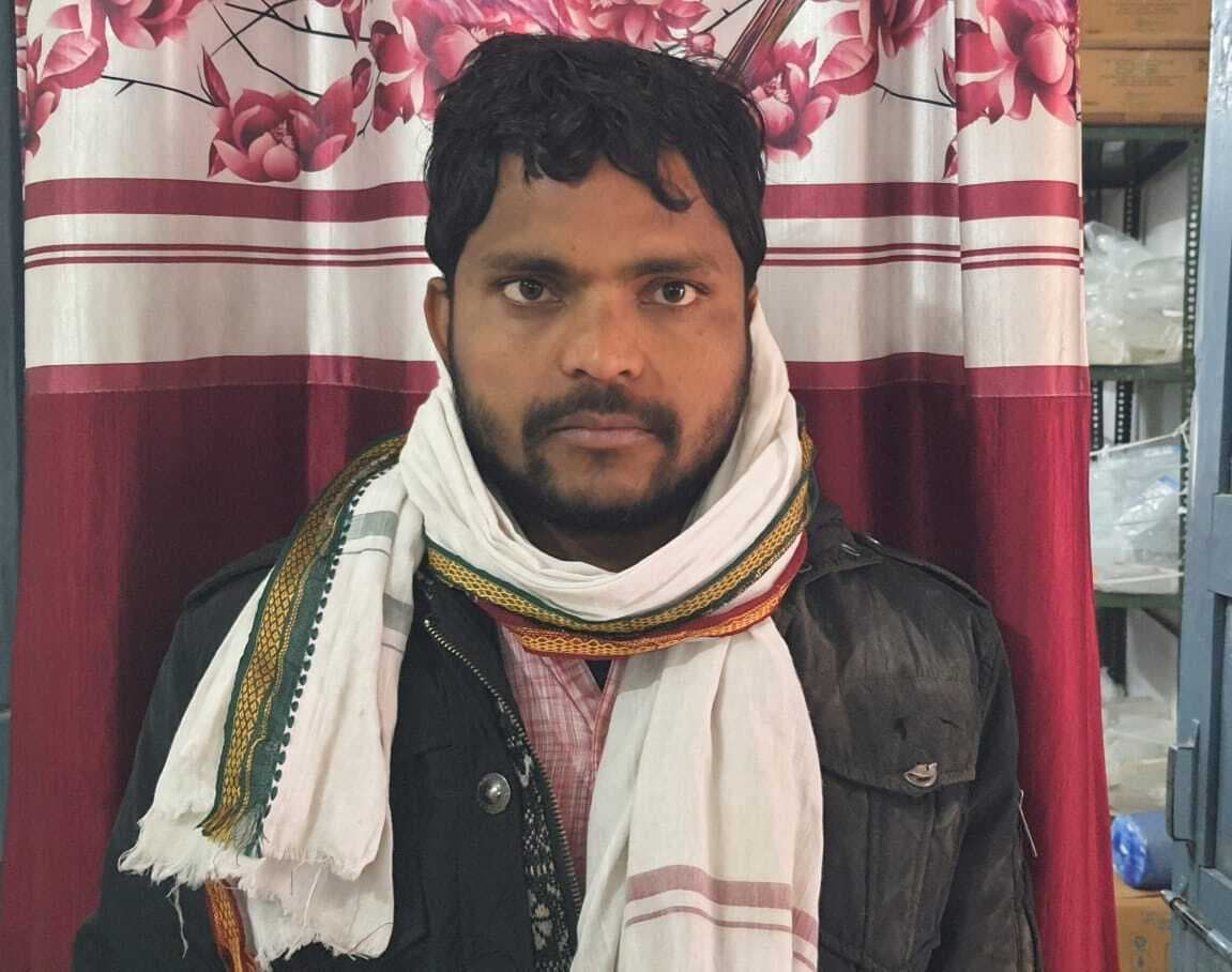 कोहरा के कारण बाइक दुर्घटना में सर्वे अमीन व युवक घायल