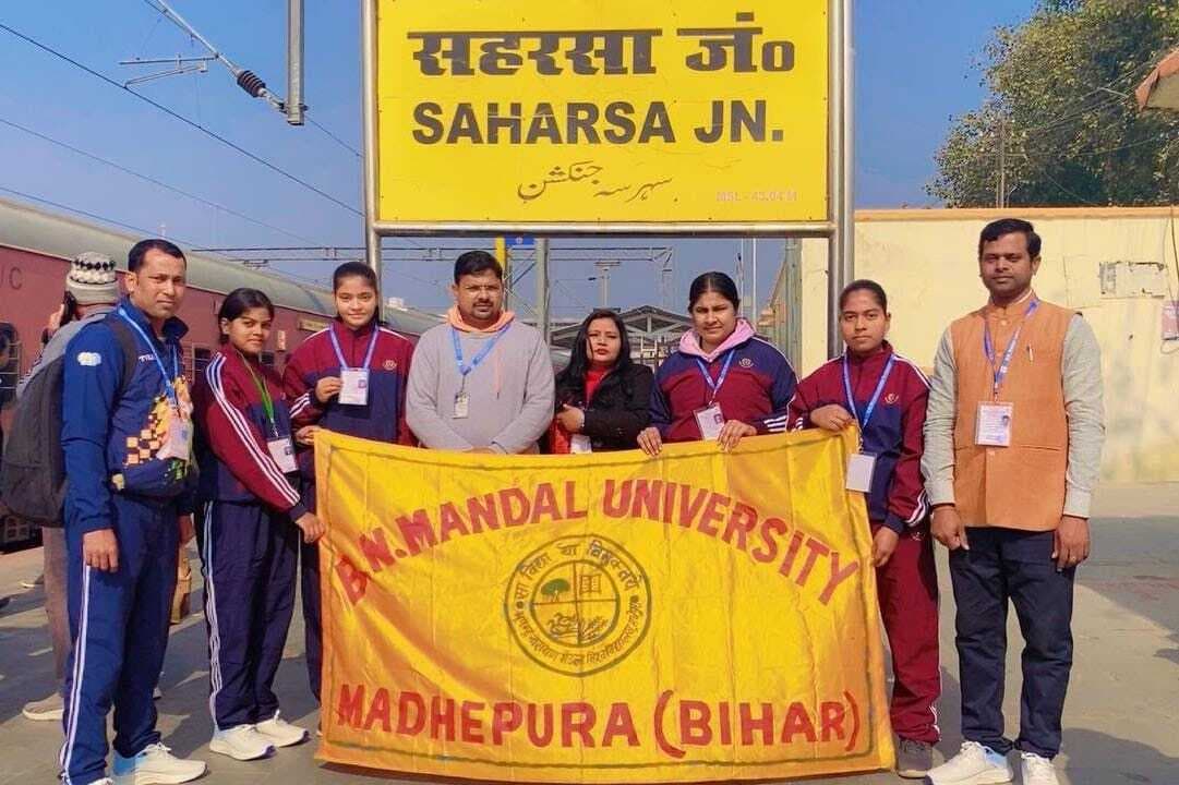 पूर्वी क्षेत्र महिला बैडमिंटन प्रतियोगिता के लिए बीएन मंडल विश्वविद्यालय की टीम रवाना