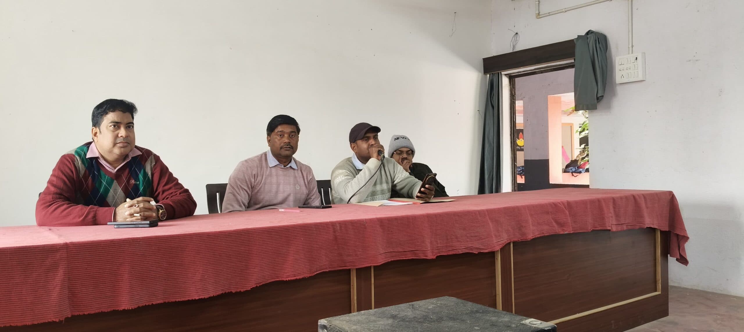 Samastipur News:डीएसइ एप अपडेट को लेकर बीएलओ को मिला निर्देश