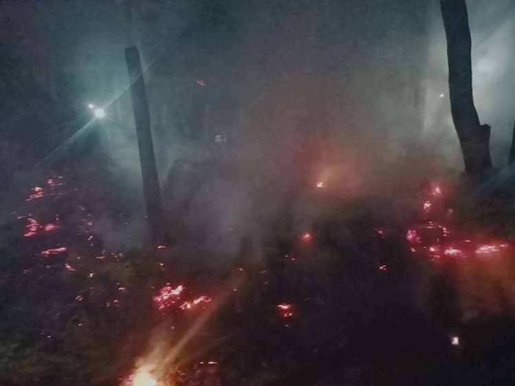 अगलगी में एक घर सहित हजारों की संपत्ति का नुकसान