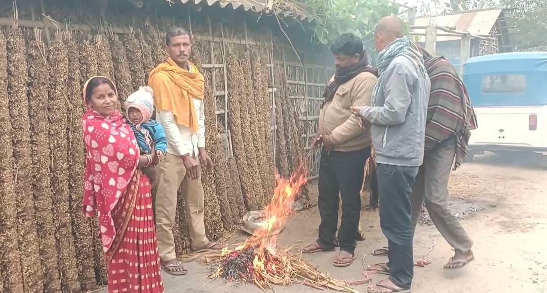 मौसम की करवट लेते ही हाड़ कंपाने वाली ठंड ने लोगों को किया परेशान