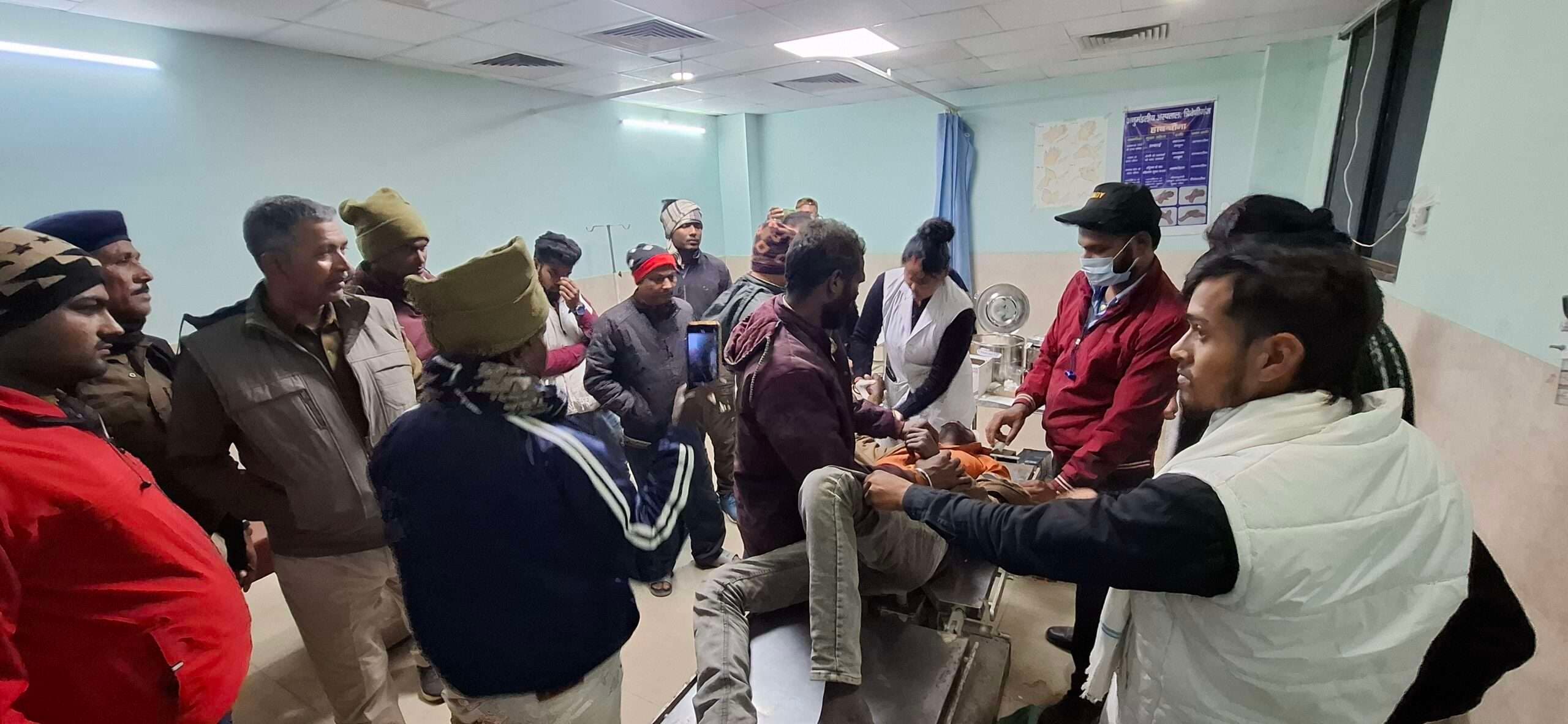 दो बाइकों की टक्कर में दो जख्मी, एक रेफर