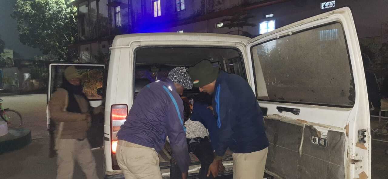 कार की चपेट में आने से बाइक सवार दो युवकों की मौत, एक घायल