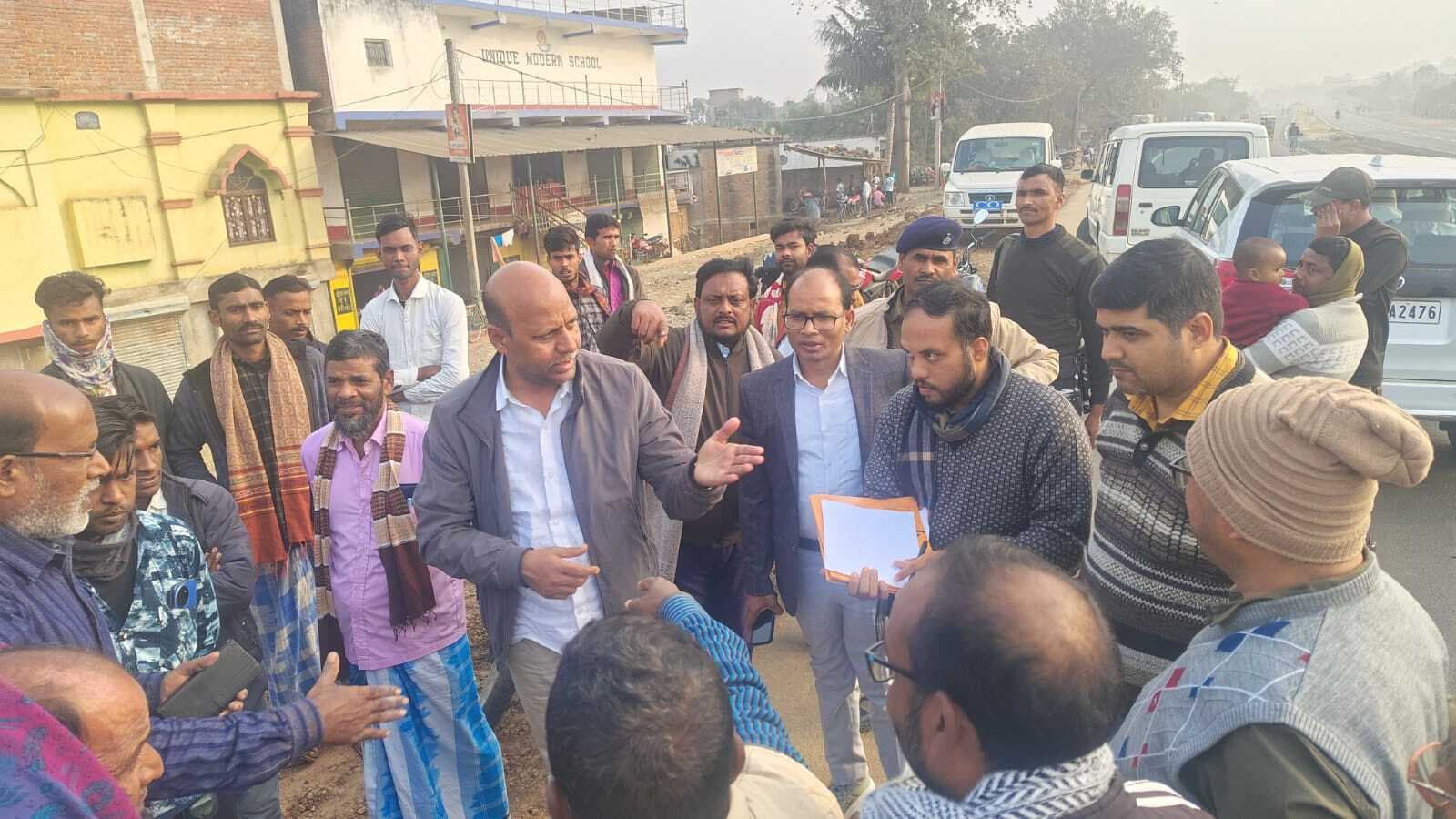 फोरलेन से होने वाली जनसमस्याओं से रू-ब-रू हुए विधायक मो ताजुद्दीन