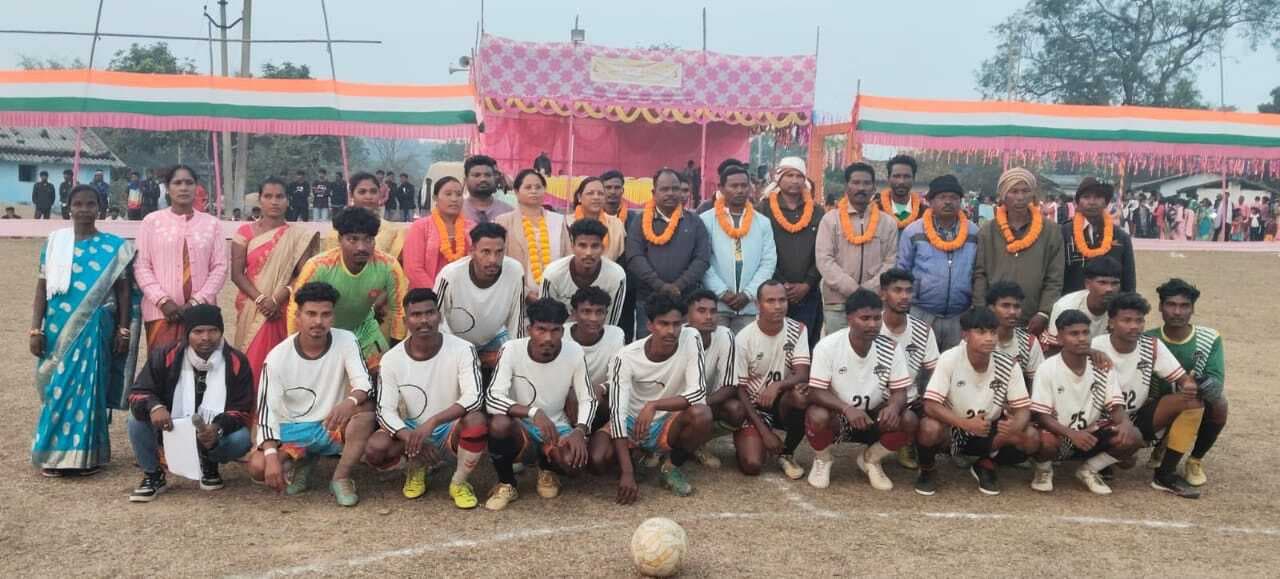 Seraikela Kharsawan News : जोकलो एफसी को हरा मस्ती बाबा बना विजेता