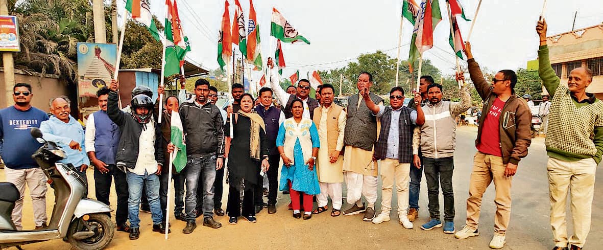 Chaibasa News : केंद्रीय एजेंसियों का दुरुपयोग कर रही केंद्र सरकार : चांपिया