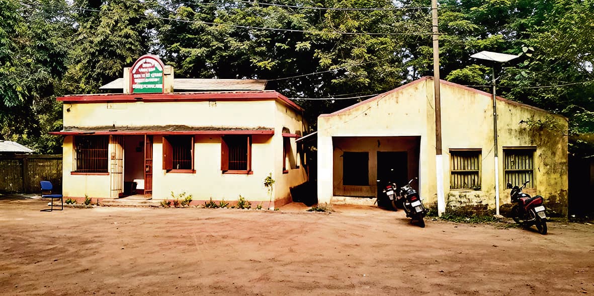 East Singhbhum News  : 26, 863 एकड़ का घाटशिला वन क्षेत्र मात्र छह वनरक्षियों के भरोसे