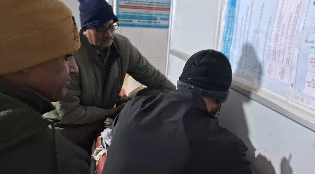 डीएसपी, क्राइम सेक्शन इंस्पेक्टर सहित चार जख्मी, सभी वाराणसी रेफर