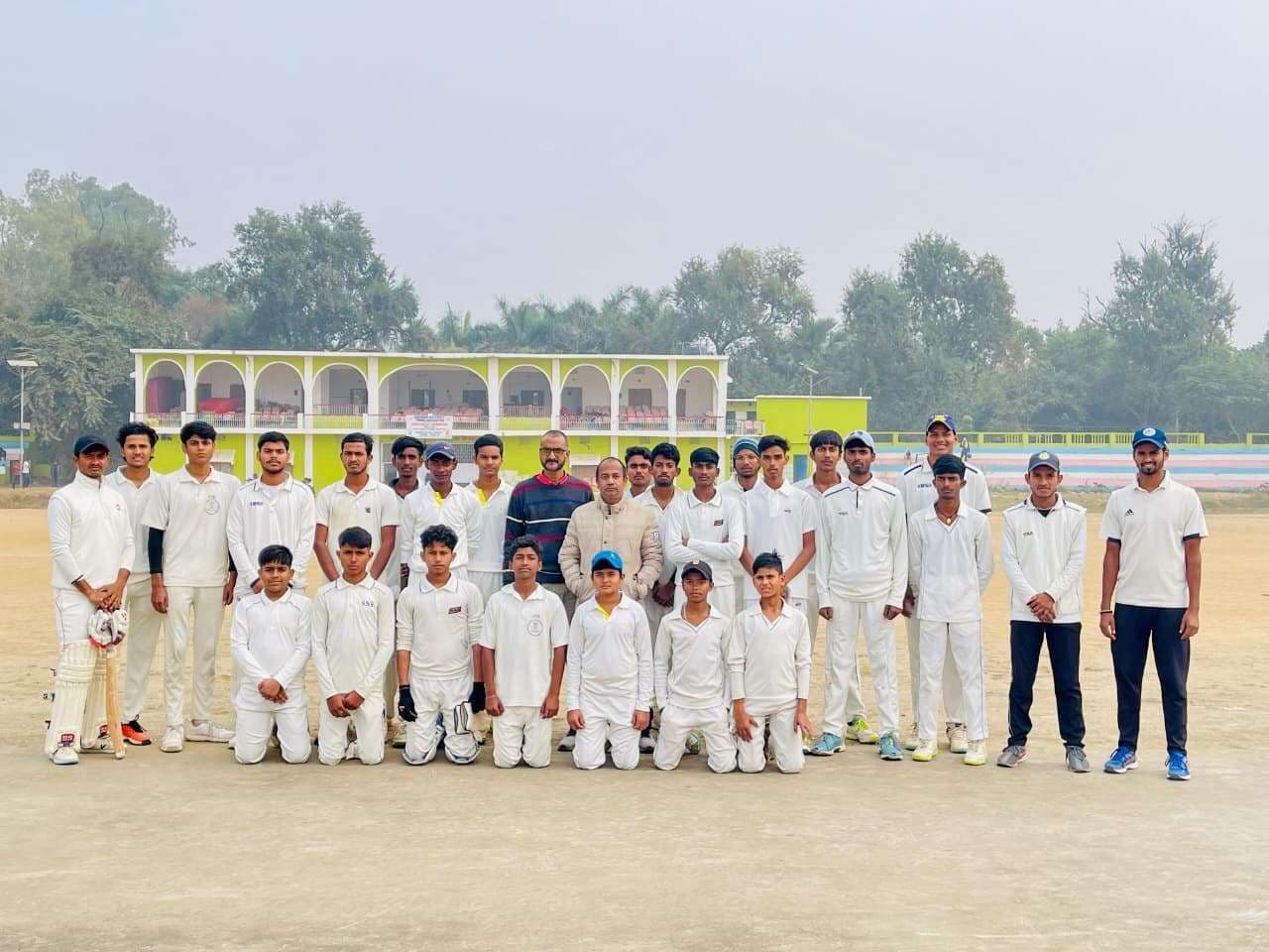 जिला क्रिकेट लीग के उद्घाटन मैच में विजन सीए ने कैमूर सीए को हराया