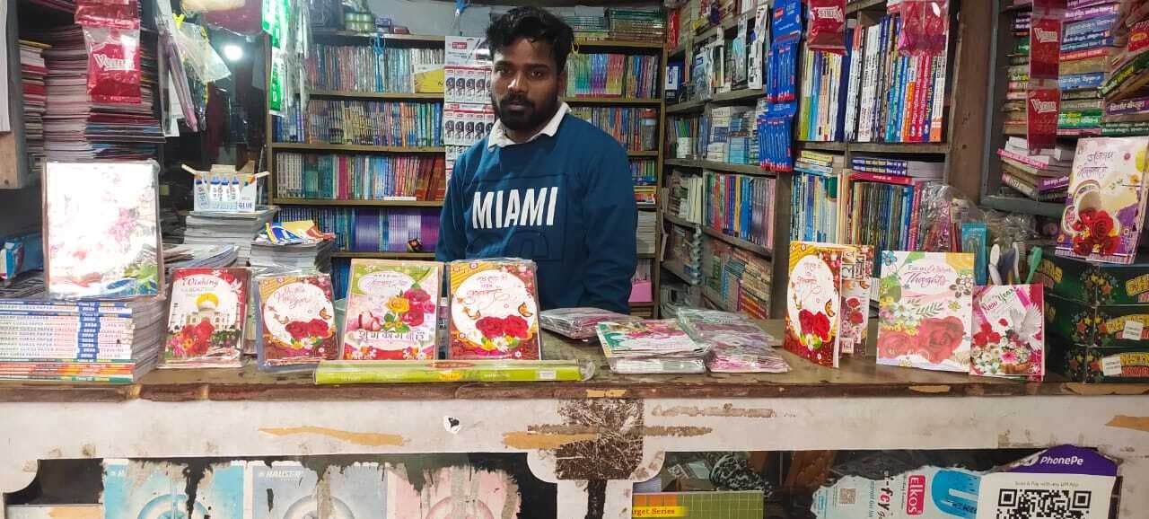 अब उंगलियों तक सिमट गयी नये साल की बधाई, यादें बन गये ग्रीटिंग कार्ड्स