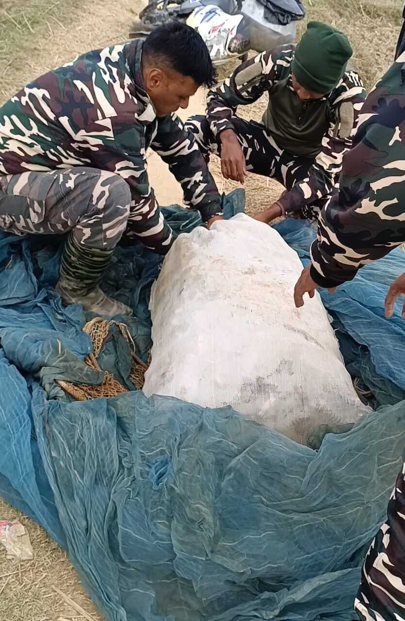 443 बोतल नेपाल शराब के साथ दो बाइक जब्त