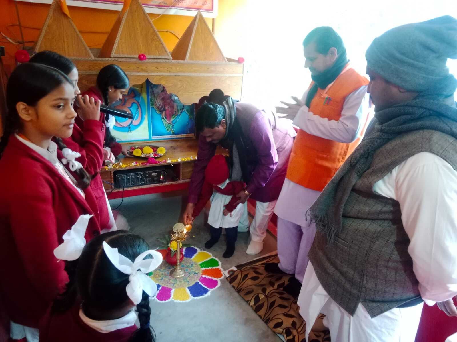 सरस्वती शिशु मंदिर की शैक्षणिक गतिविधियों का निरीक्षण