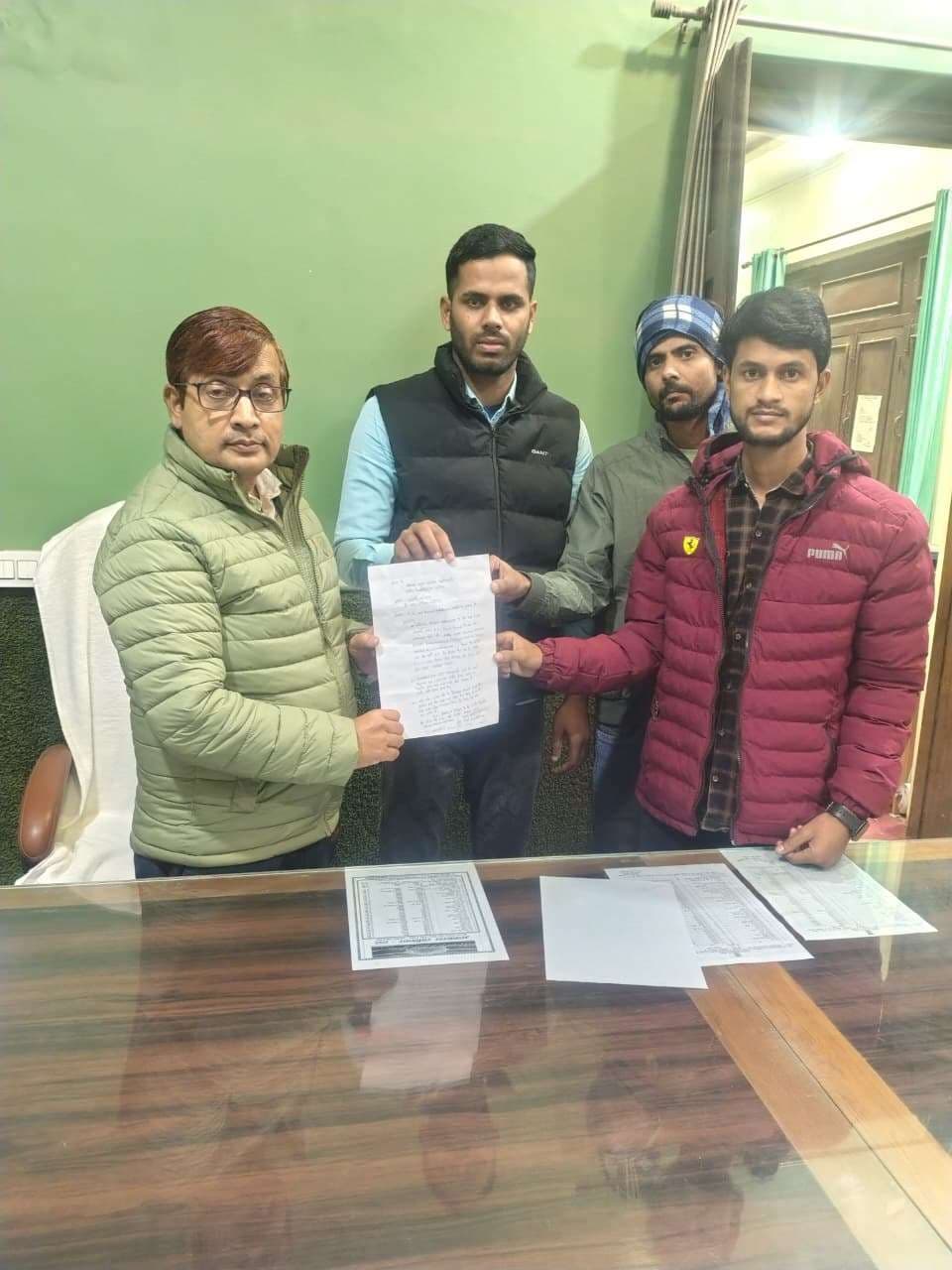 पीजी थर्ड राउंड नामांकन रोकने को एनएसयूआई ने प्राचार्य को सौंपा ज्ञापन