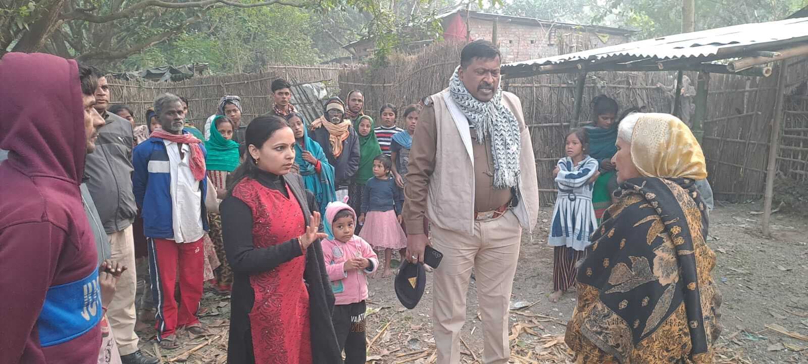 पंचायत सरकार भवन निर्माण को लेकर अतिक्रमित भूमि को कराया खाली