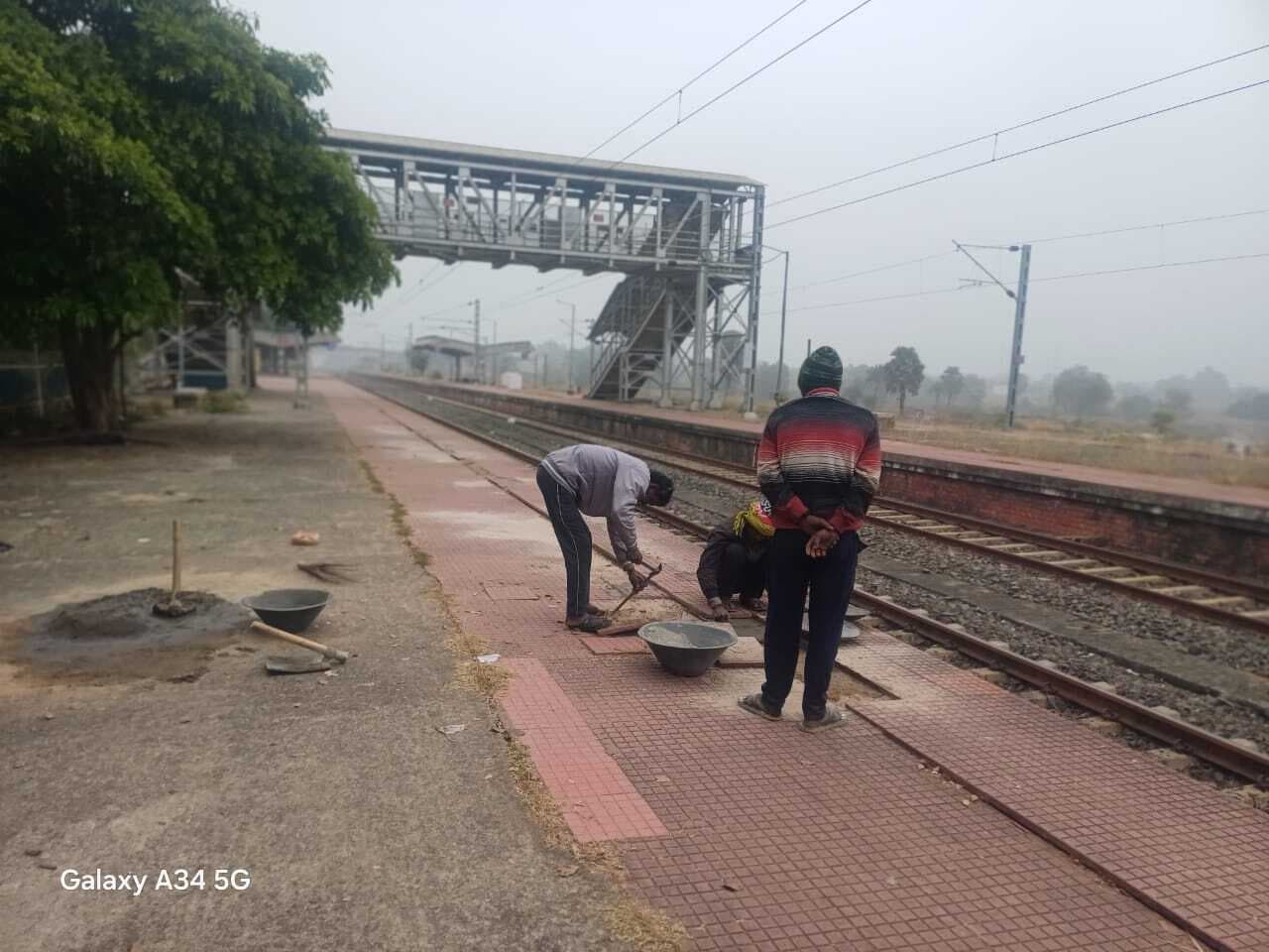 कटोरिया रेलवे स्टेशन पर मरम्मत का कार्य हुआ शुरू