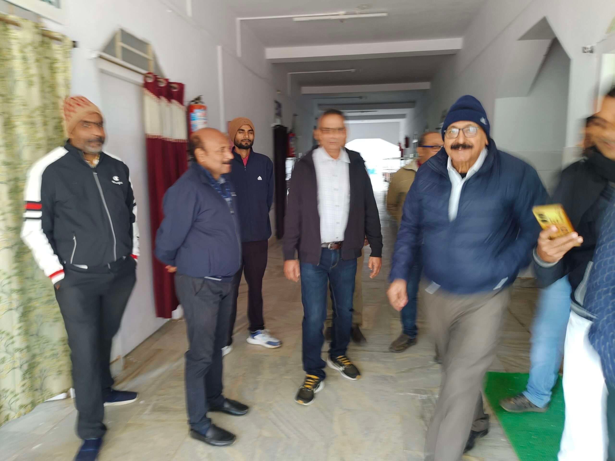 सीएस ने पालोजोरी सीएचसी का किया औचक निरीक्षण