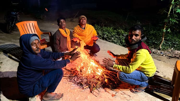 दूसरे दिन भी सूर्यदेव का नहीं हुआ दर्शन, पछिया हवा ने बढ़ायी कनकनी, लोग परेशान