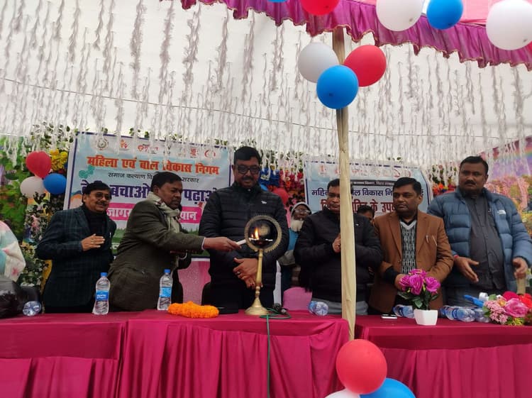 नारी अदालत व बेटी बचाओ-बेटी पढ़ाओ अभियान के तहत महिलाओं को किया गया जागरूक