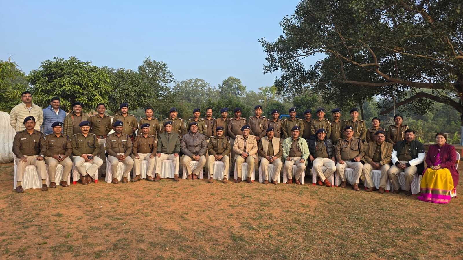 भू-माफियाओं, नशे के कारोबारियों सहित सक्रिय अपराधियों को चिह्नित करें