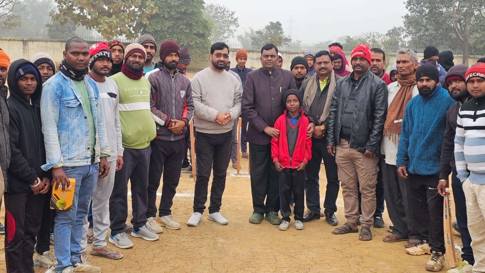 Bokaro News : राहुल व संसार इलेवन की टीम ने जीत के साथ की शुरुआत