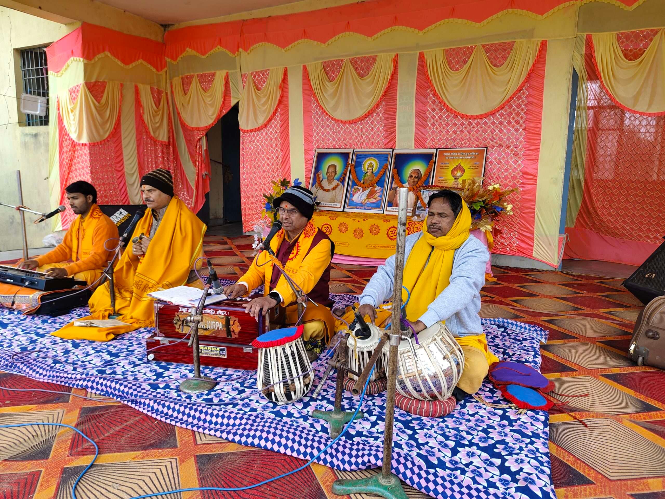 पूर्णाहुति के साथ 24 कुंडीय गायत्री महायज्ञ संपन्न